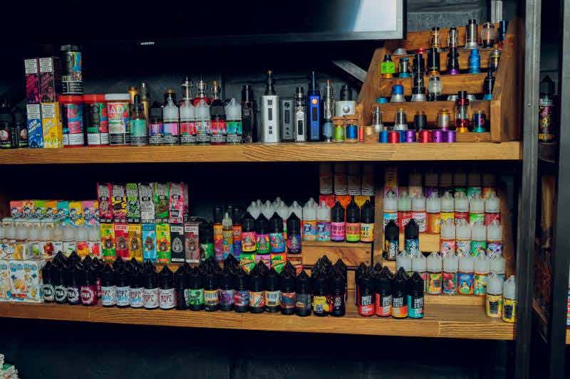 Is the Geek Vape Aegis the Ultimate Vaping Device for Durability and Performance? What Features Make It Stand Out in the Vaping Community?